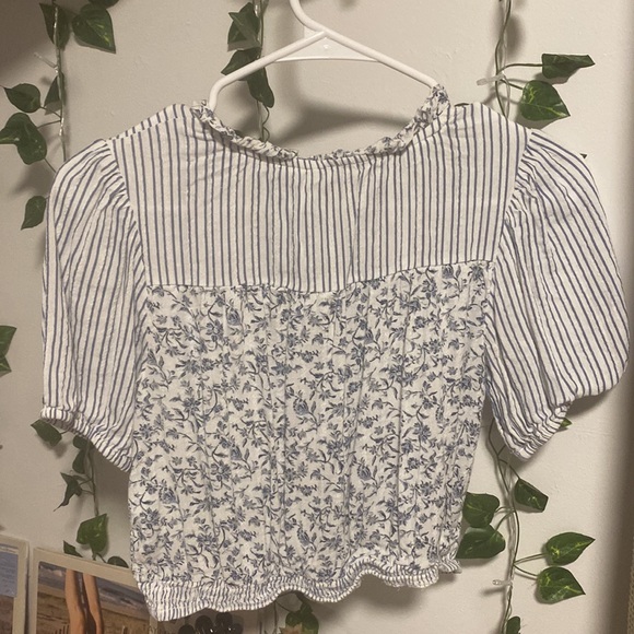 American Eagle short sleeve blouse (size small) - Picture 2 of 2